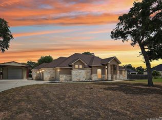 251 Abrego Lake Dr, Floresville, TX 78114