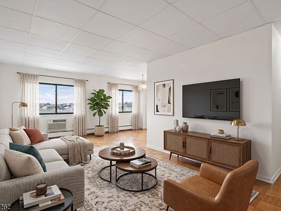 4th image of 44 S Main St #6J