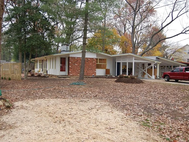 2904 Meadow View Rd — Photo 1