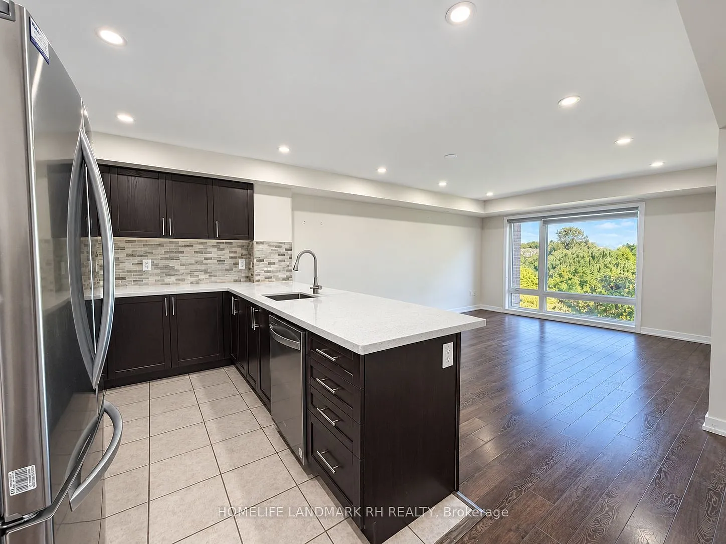 4 bed, $2,950 — Photo 2