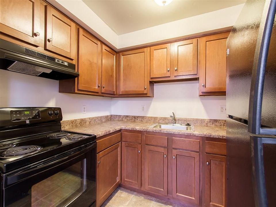 Dixon Manor Apartment Homes - 2362 Culver Rd Rochester NY | Zillow