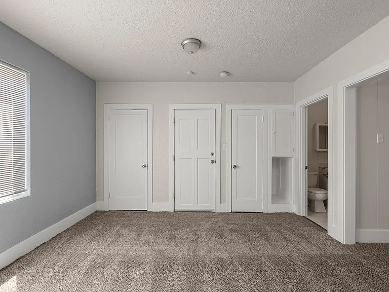 215 E 1st St #105 — Photo 6
