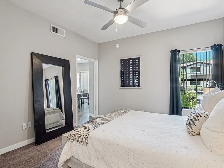 The Cove Apartments — Photo 17