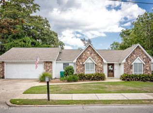 1108 E Cherokee Ave, Ocean Springs, MS 39564