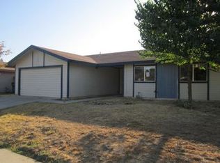 876 N Petaluma St, Tulare, CA