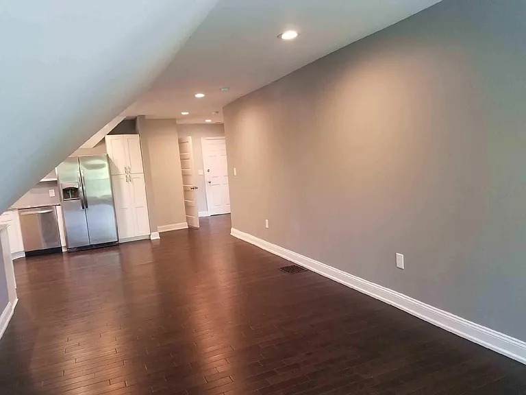 2374 Saint James Ave #3 — Photo 31