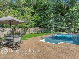 59 School House Ln, Syosset, NY 11791