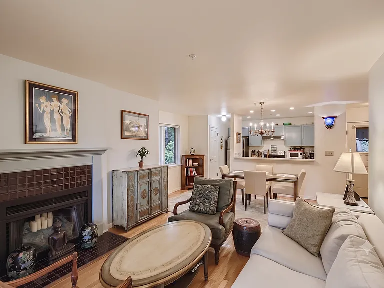 251 Pearl St #2 — Photo 9