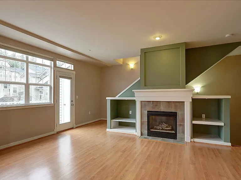 1601 NE Katsura St #203 — Photo 11