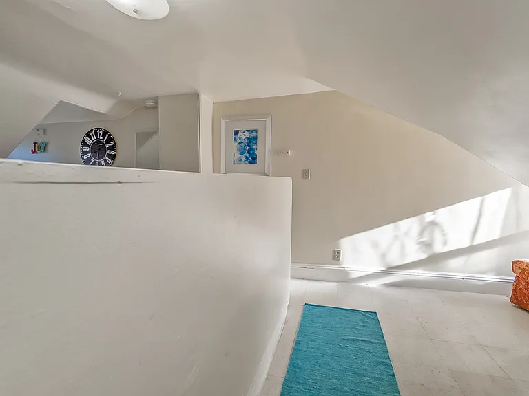 19 Railroad Ave — Photo 13