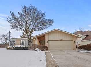 1340 67th St, Downers Grove, IL 60516