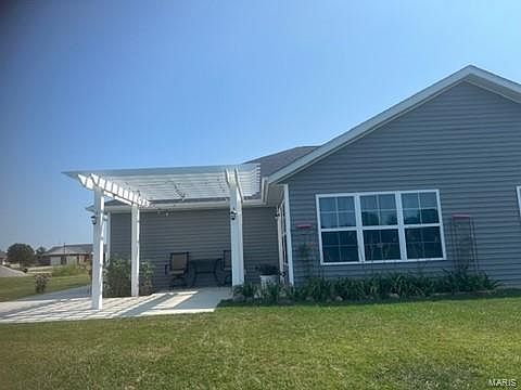 2nd image of 40 Marker Dr #B