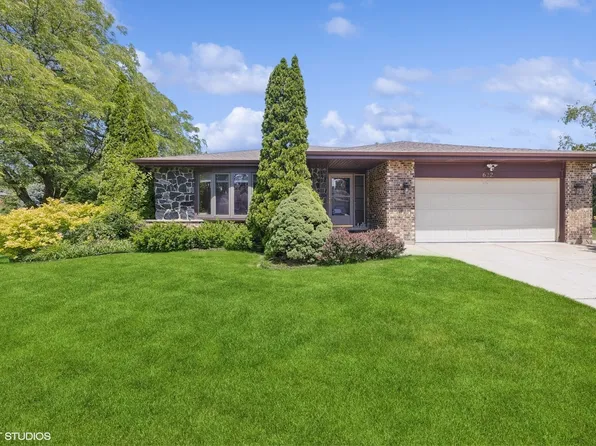 622 79th St, Darien, IL 60561
