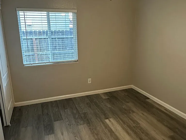 4106 W Prospect Ave — Photo 17