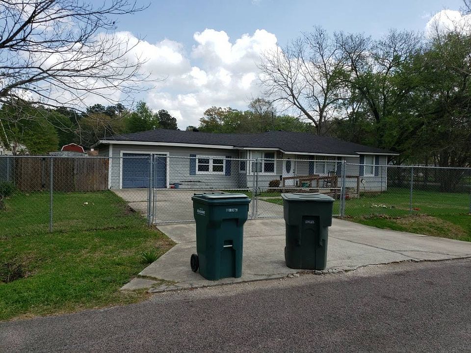 2nd image of 7810 San Carlos St