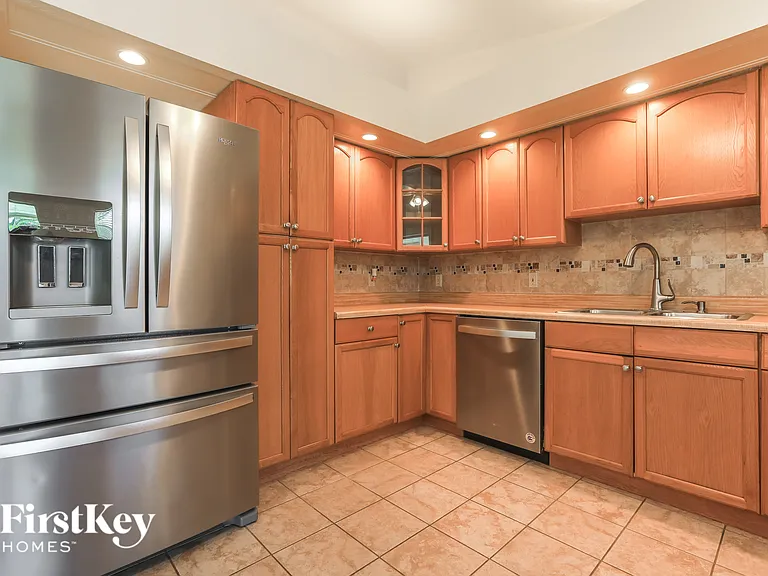 7116 Brandywine Dr — Photo 4