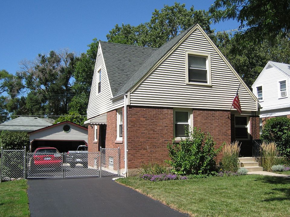 Newer asphalt shingles (single layer), siding, windows, A/C and furnace