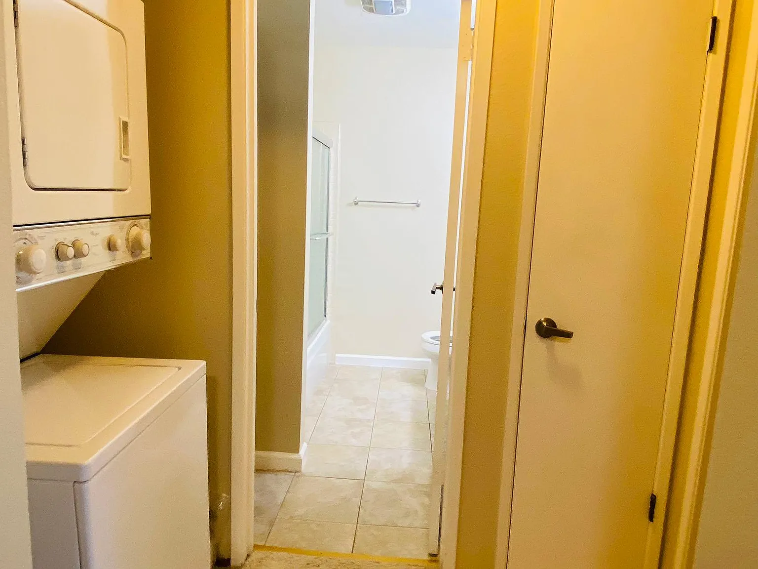 1 bed, 632 sqft, $2,430 — Photo 4