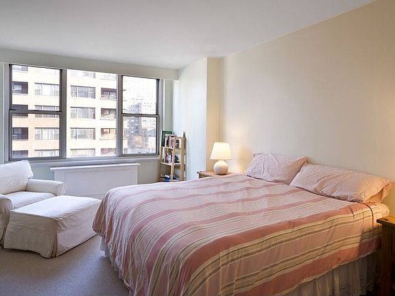 4th image of 250 E 65th St APT 11F