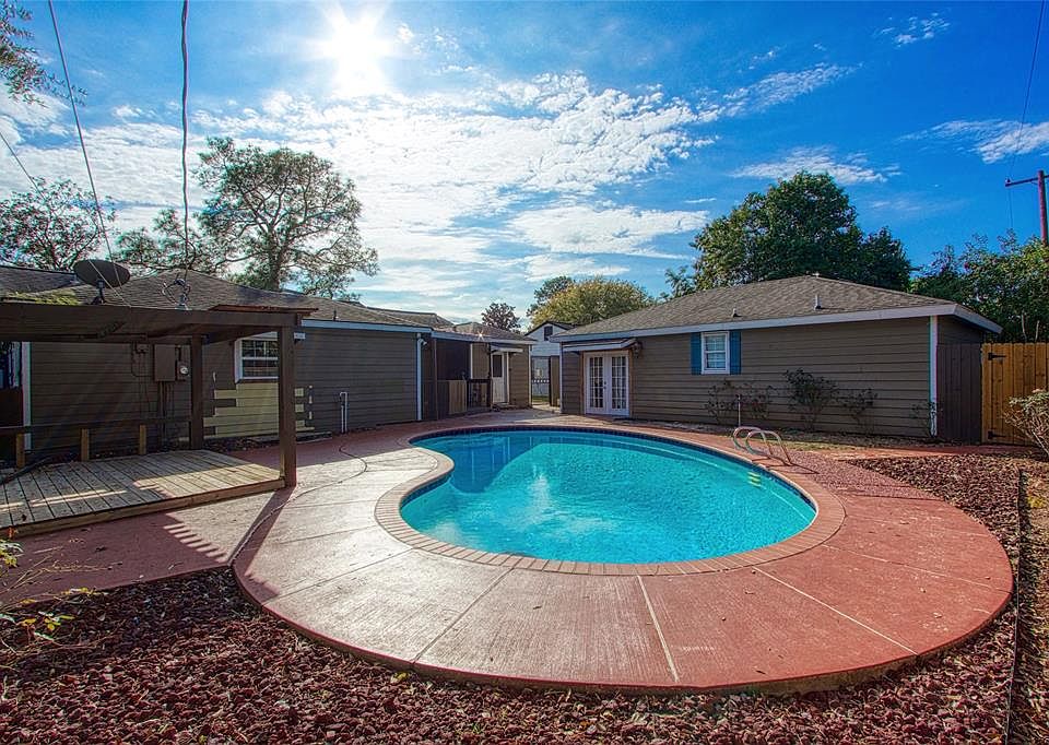 1st image of 5514 Dawnridge Dr