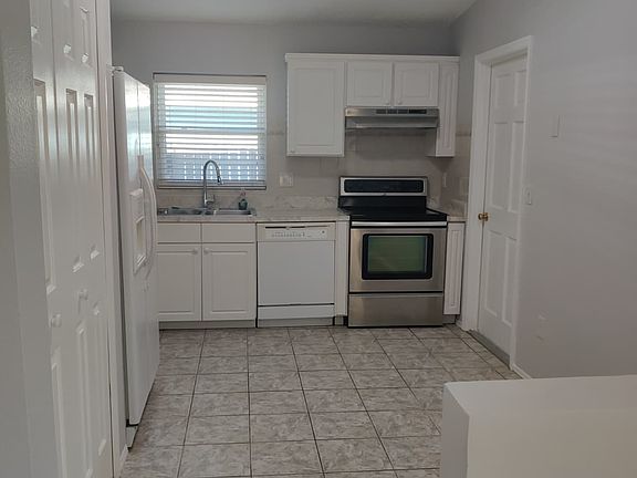 5th image of 1053 Sugarberry Trl