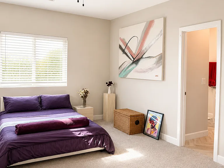 1006 E Odeum Ln — Photo 3