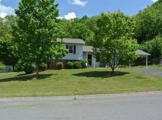 1304 Adobe Dr, Johnson City, TN 37601