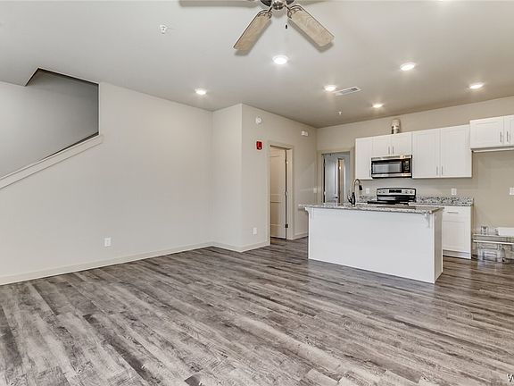 4th image of 1110 17th St #204