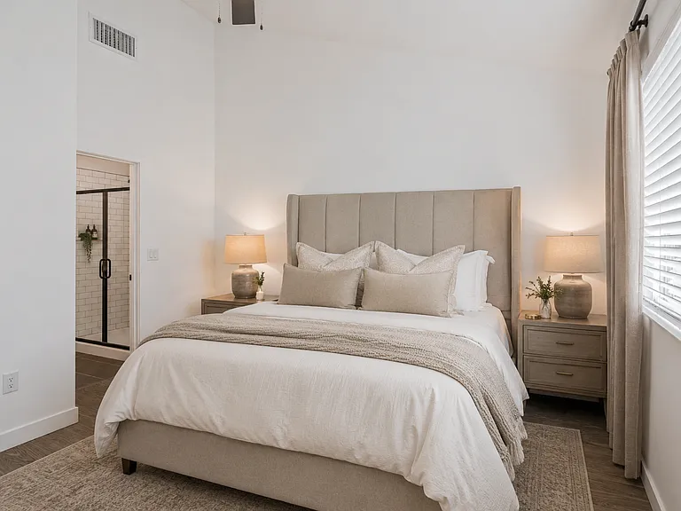 Earll 6 Townhomes — Photo 11