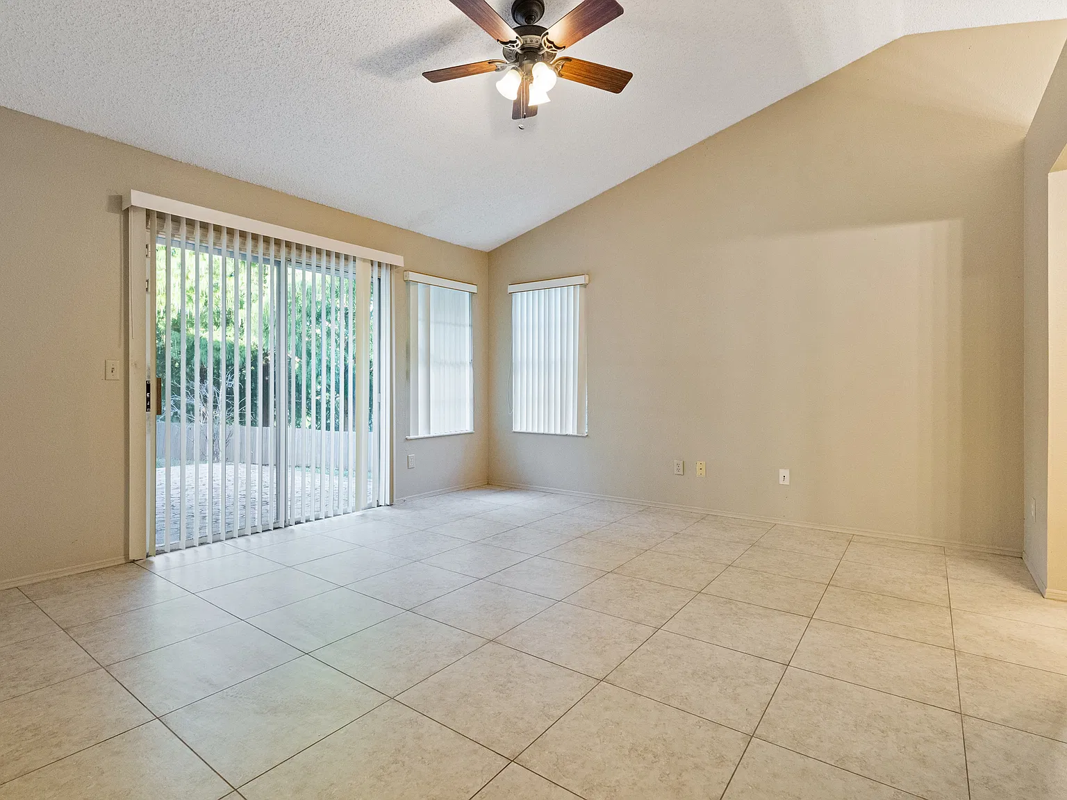 3 bed, 1545 sqft, $2,600 — Photo 4