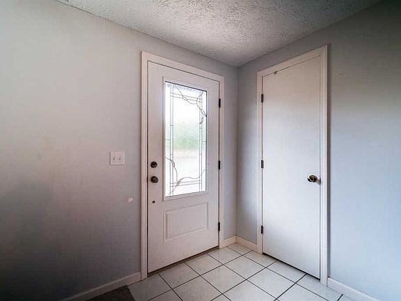 3rd image of 5245 Sherry Ln