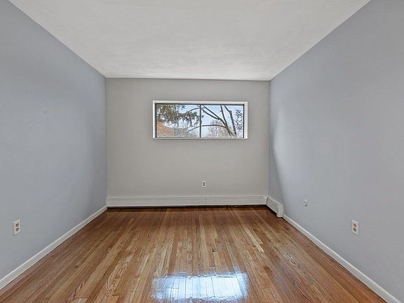 4th image of 1643 Cambridge St APT 44
