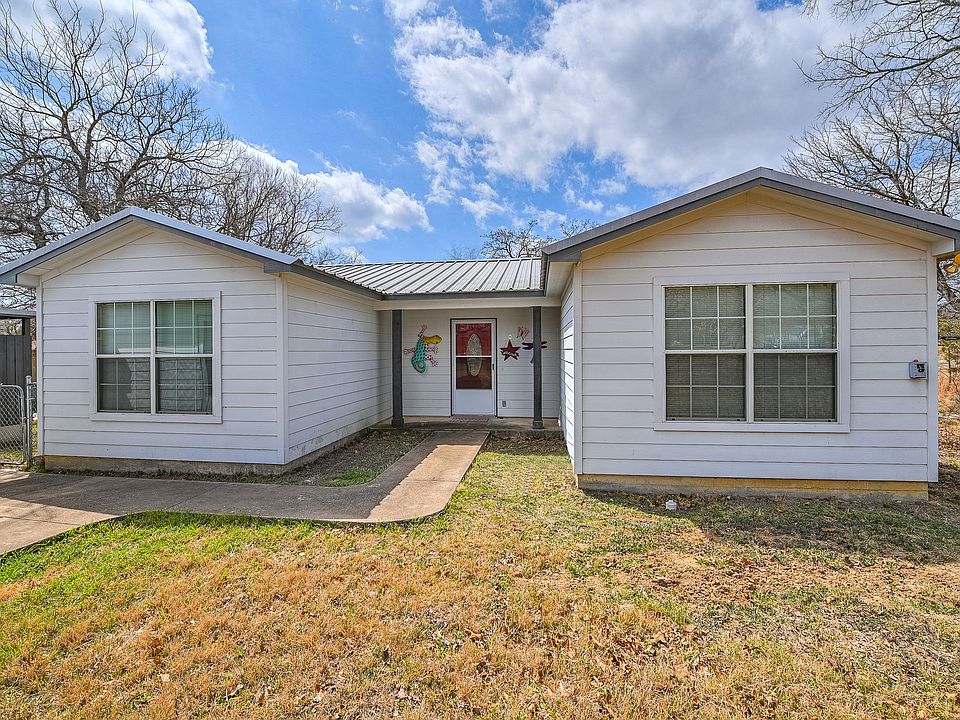 1st image of 1118 Hill Circle East Dr