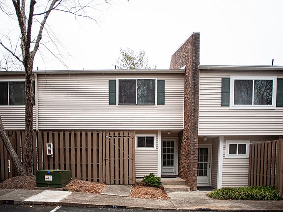 2nd image of 220 Elizabeth St APT G4