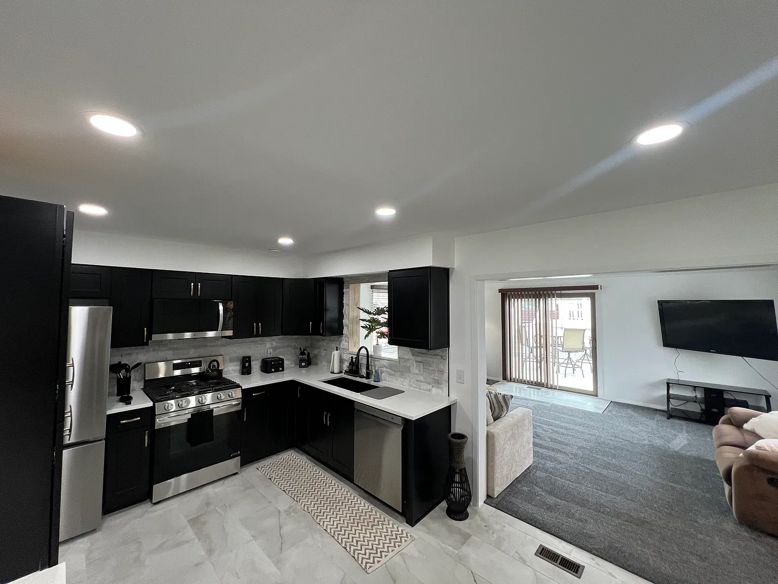 8739 Royce Dr — Photo 1