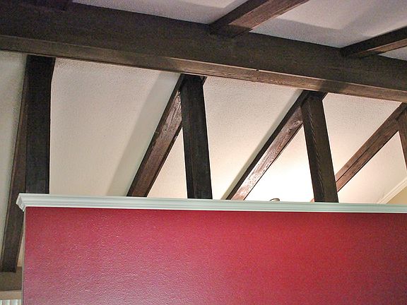 Dividing Wall b/t Kitchen/LR