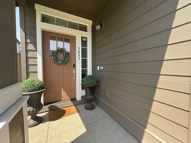 7033 SE Benedict St — Photo 3