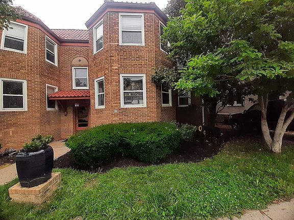 2nd image of 14 E 50th # 1e St