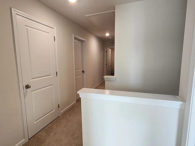 7451 Buckpasser Dr — Photo 10