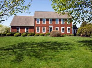 608 Kettle Pond Dr, South Kingstown, RI 02879