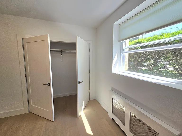 2345 Linwood Ave #LG — Photo 18