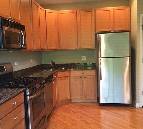 3rd image of 1128 W Farwell Ave APT 2S