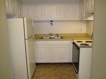 3rd image of 320 Circle Ave APT 507