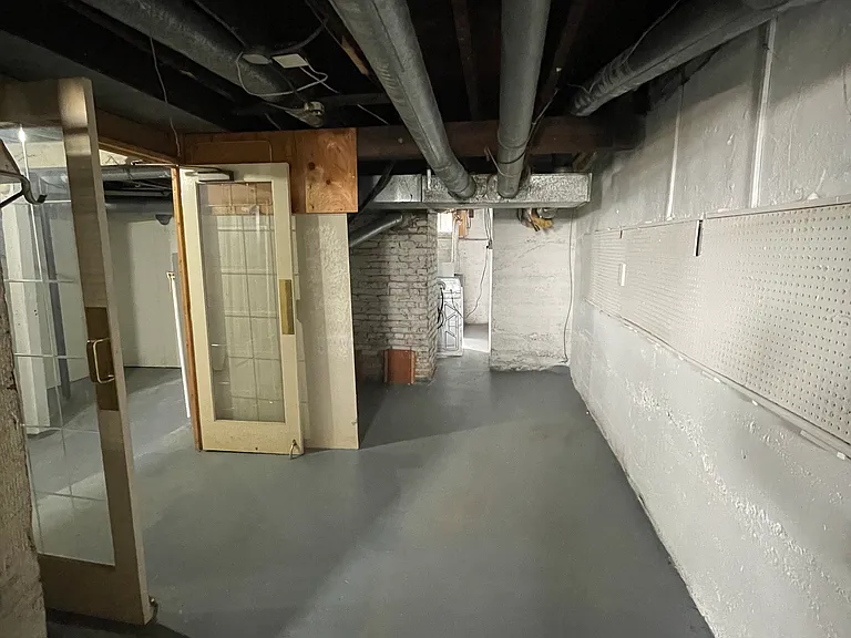 39 Center St — Photo 20