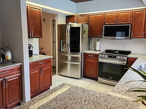 5th image of 310 Woods Lake Dr