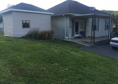 2nd image of 305 Blue Jay Dr