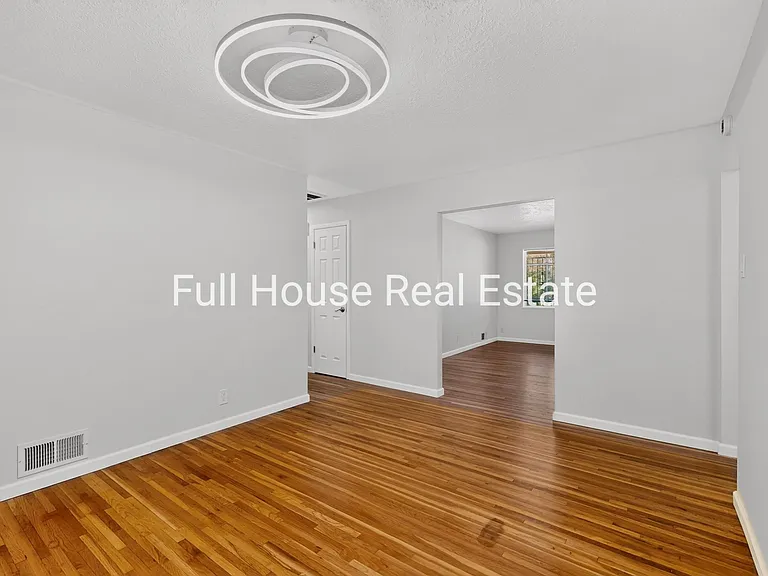 3500 Pitt St NE — Photo 13