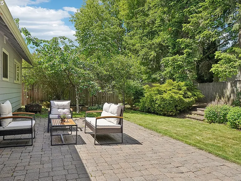 Fully fenced backyard. Ideal for pets and entertaining