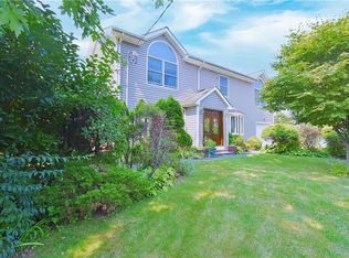 357 County Center Rd, White Plains, NY 10603