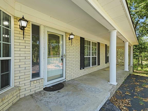2nd image of 511 N Ross Maddox Rd